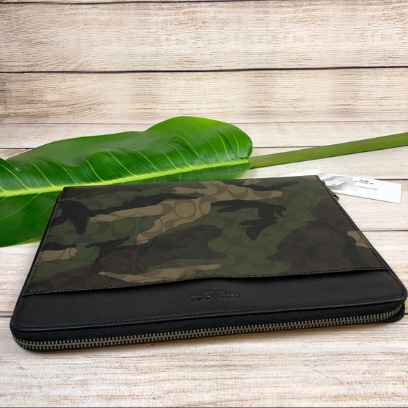 COACH • TECH CASE IN SIGNATURE CAMO COATED CANVAS - Picture 7 of 8